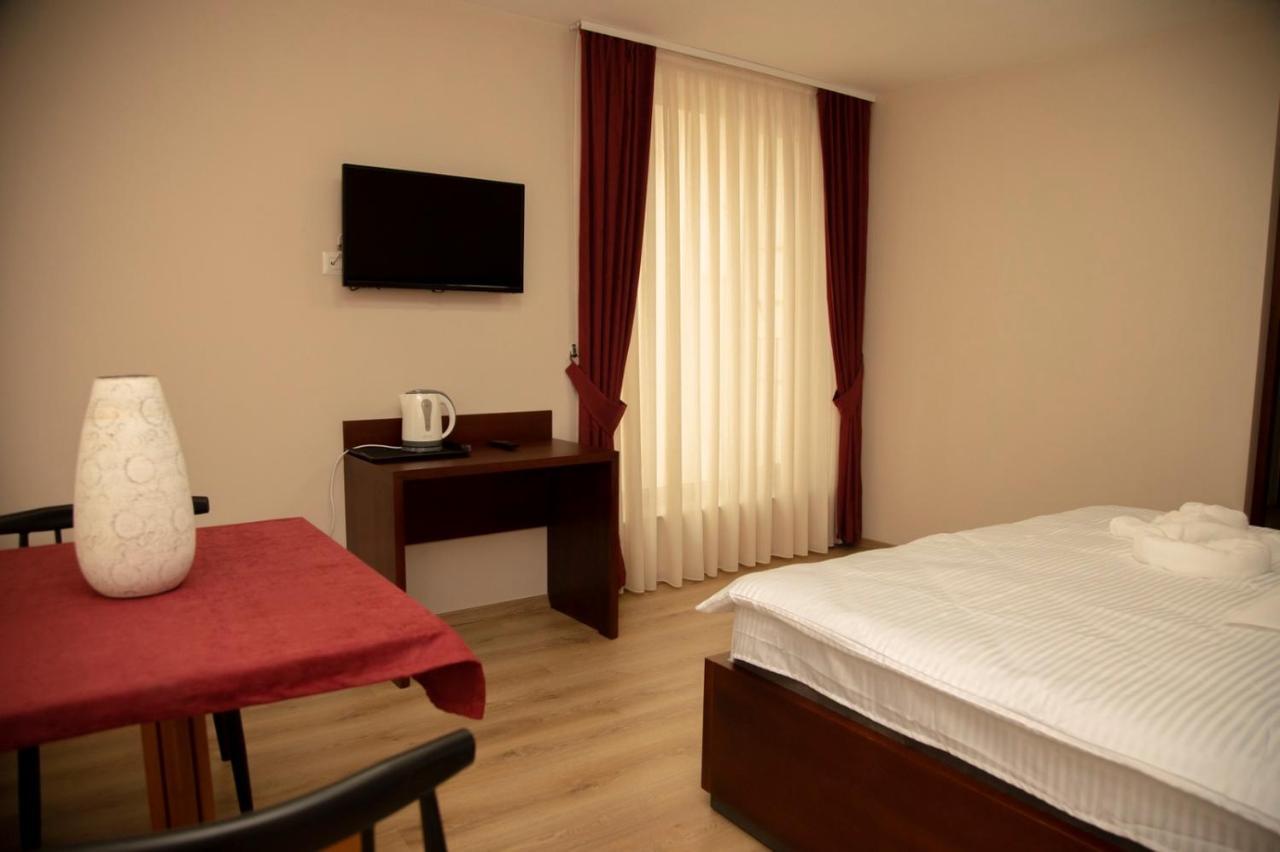 Hotel Oferta Prizren Buitenkant foto
