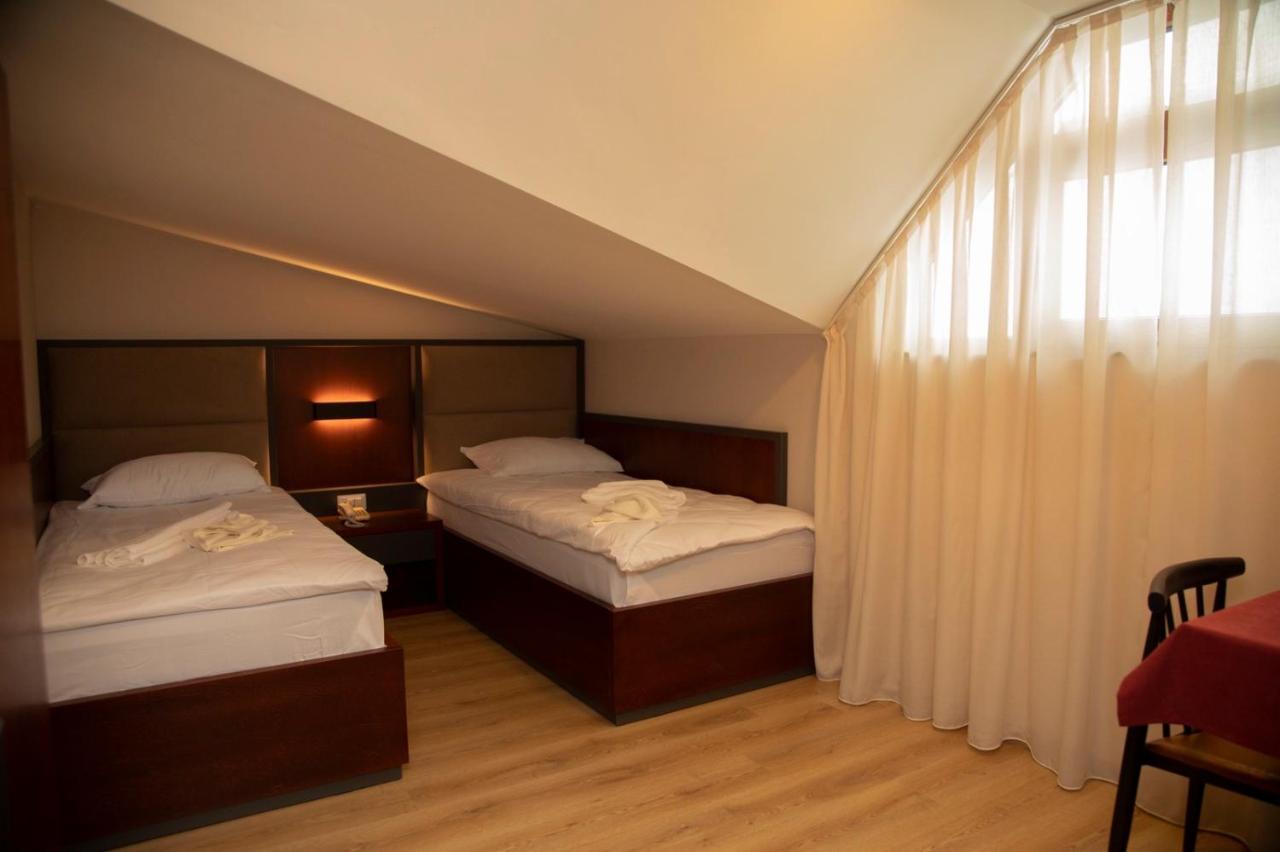Hotel Oferta Prizren Buitenkant foto