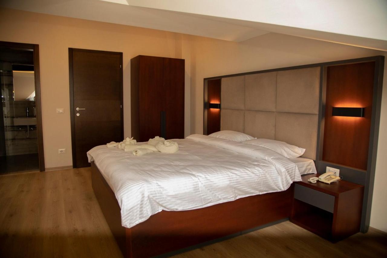 Hotel Oferta Prizren Buitenkant foto