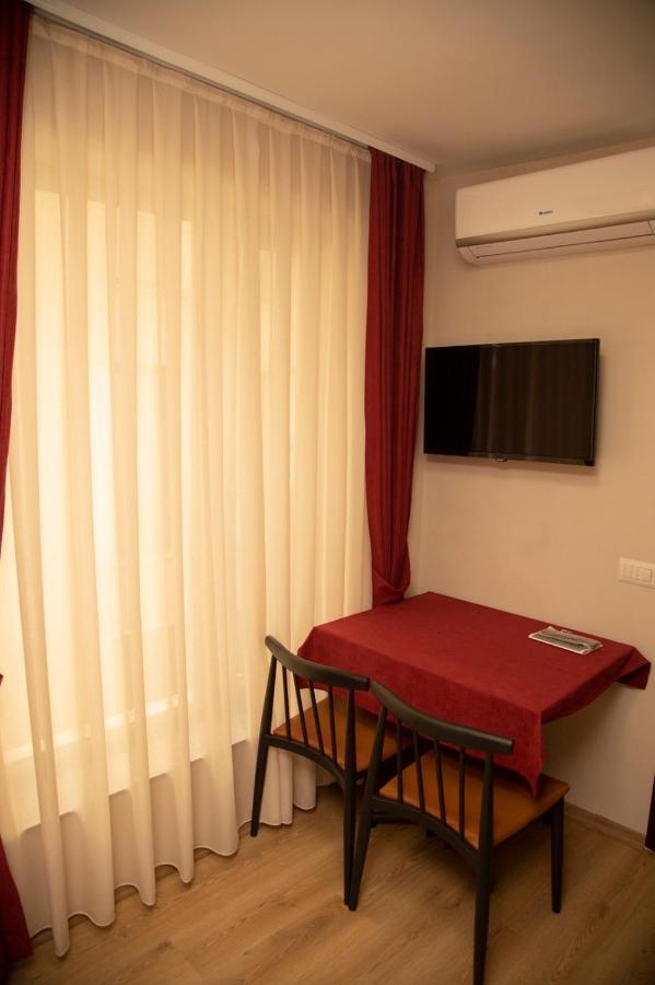 Hotel Oferta Prizren Buitenkant foto