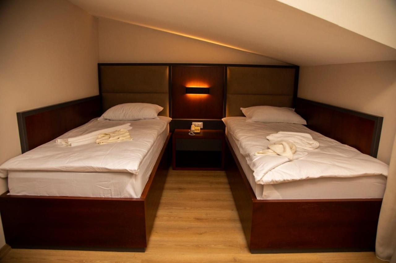 Hotel Oferta Prizren Buitenkant foto