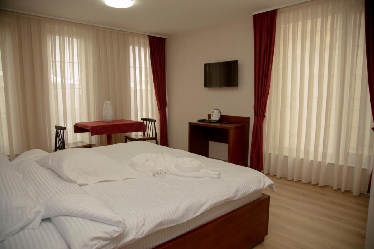 Hotel Oferta Prizren Buitenkant foto